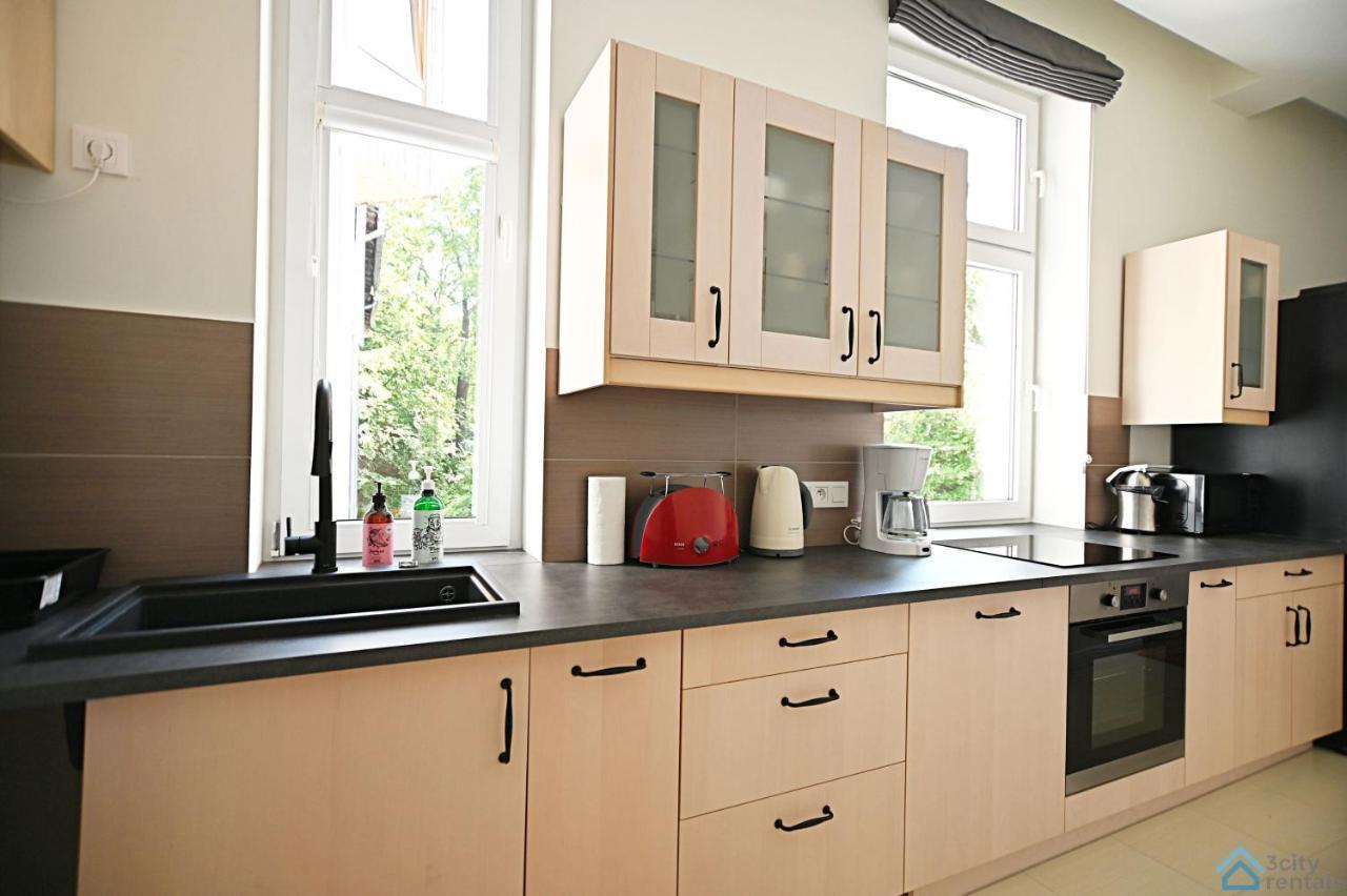 Beige And Red 3City Studio In Sopot With Outdoor Parking By Noclegi Renters ภายนอก รูปภาพ